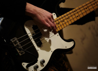 Koncert žáků pěvecké školy v pražské Salmovské literární kavárně