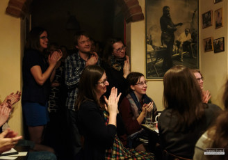 Koncert žáků pěvecké školy v pražské Salmovské literární kavárně