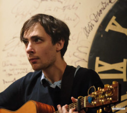 Koncert žáků pěvecké školy v pražské Salmovské literární kavárně