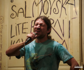 Koncert žáků pěvecké školy v pražské Salmovské literární kavárně