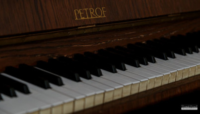 Vystoupení zpěváků v pražské Salmovské literární kavárně - 24.4.2016