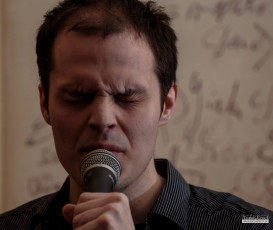 Vystoupení zpěváků v pražské Salmovské literární kavárně - 24.4.2016