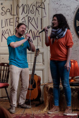 Vystoupení zpěváků v pražské Salmovské literární kavárně - 24.4.2016