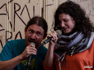 Vystoupení zpěváků v pražské Salmovské literární kavárně - 24.4.2016