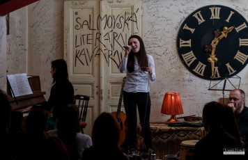 Vystoupení zpěváků v pražské Salmovské literární kavárně - 24.4.2016