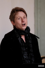 Májový koncert sborů Sagitta a Song Ladies v ambitu plasského kláštera.