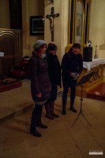 Předvánoční vystoupení vokálního tria LeMaJa ve Strádonické kapli.